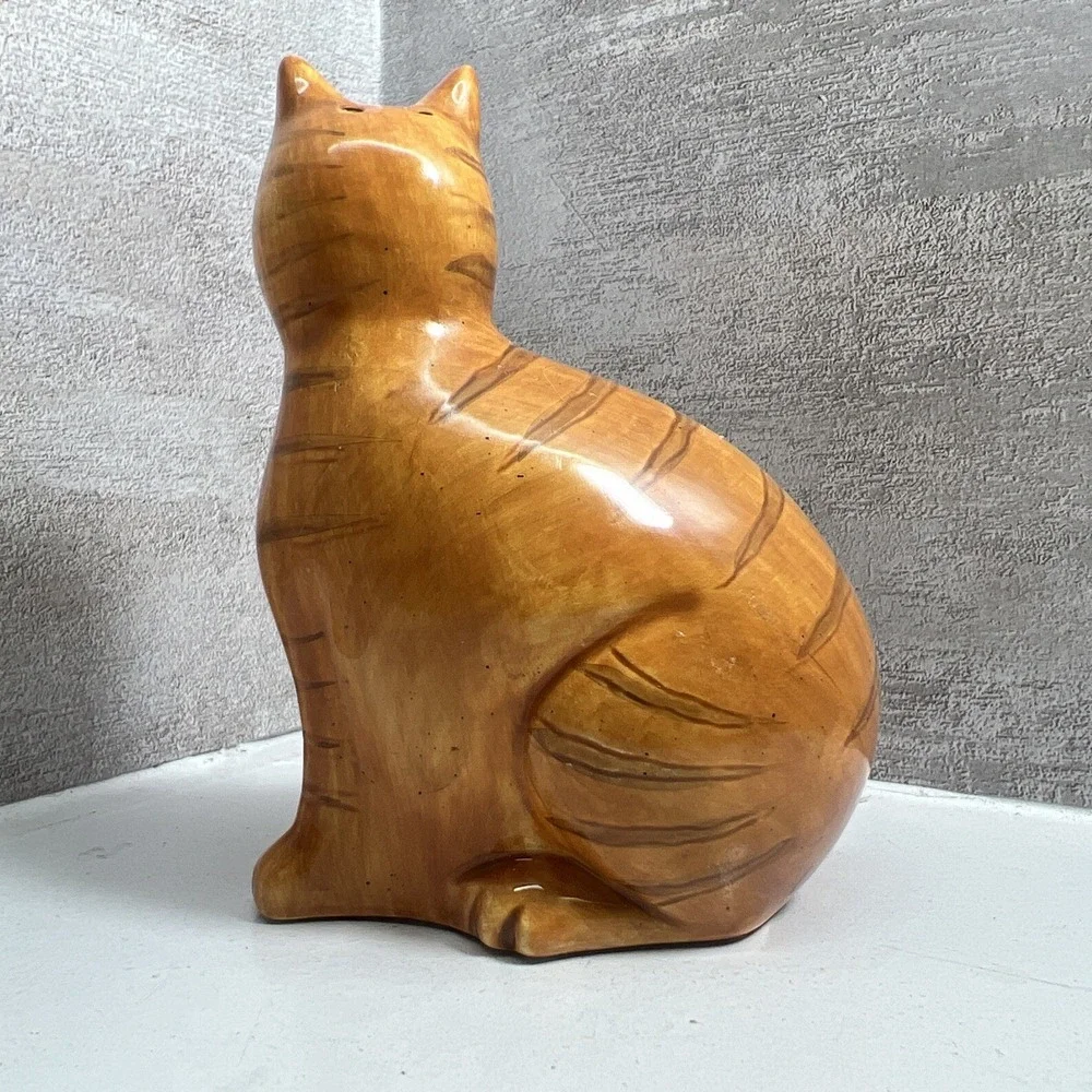 Linda Spivey Farmhouse Country Cats Salt Shaker Tabby